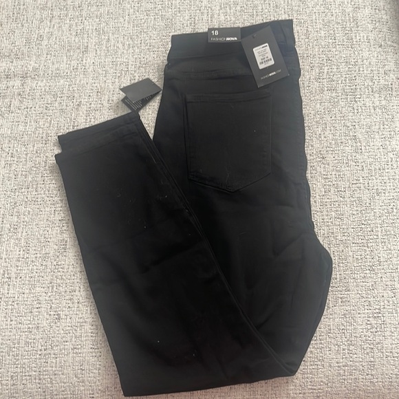 Fashion Nova Denim - NWT fashion nova skinny jeans